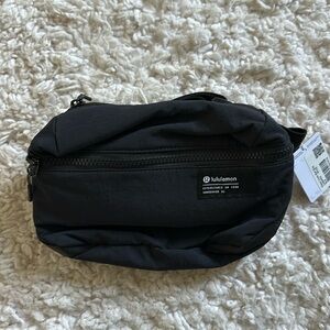 Lululemon Clean Lines Belt Bag - Black